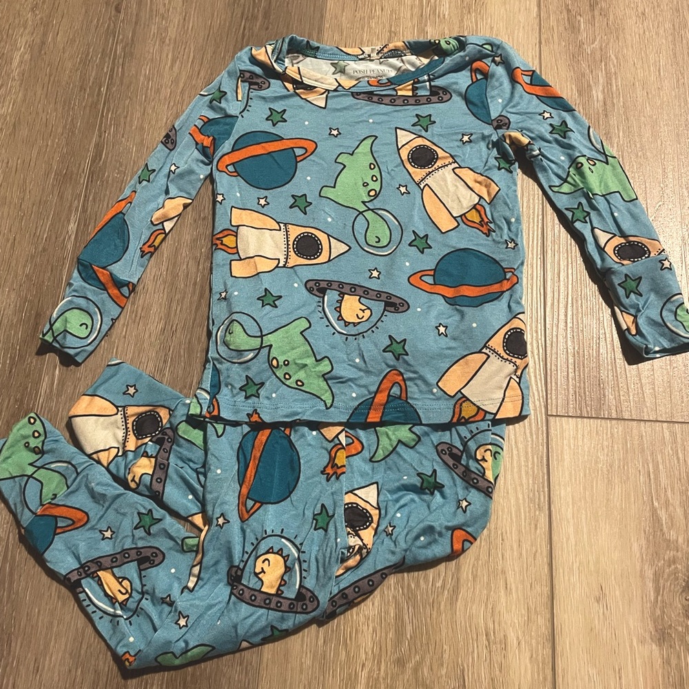 Posh Peanut 2-Piece Pajama Set Dinos in Space 18-24 months